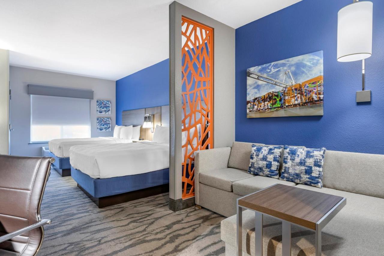 Best Western Plus Castlerock Inn & Suites Bentonville Exterior photo