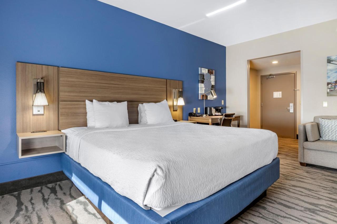 Best Western Plus Castlerock Inn & Suites Bentonville Exterior photo