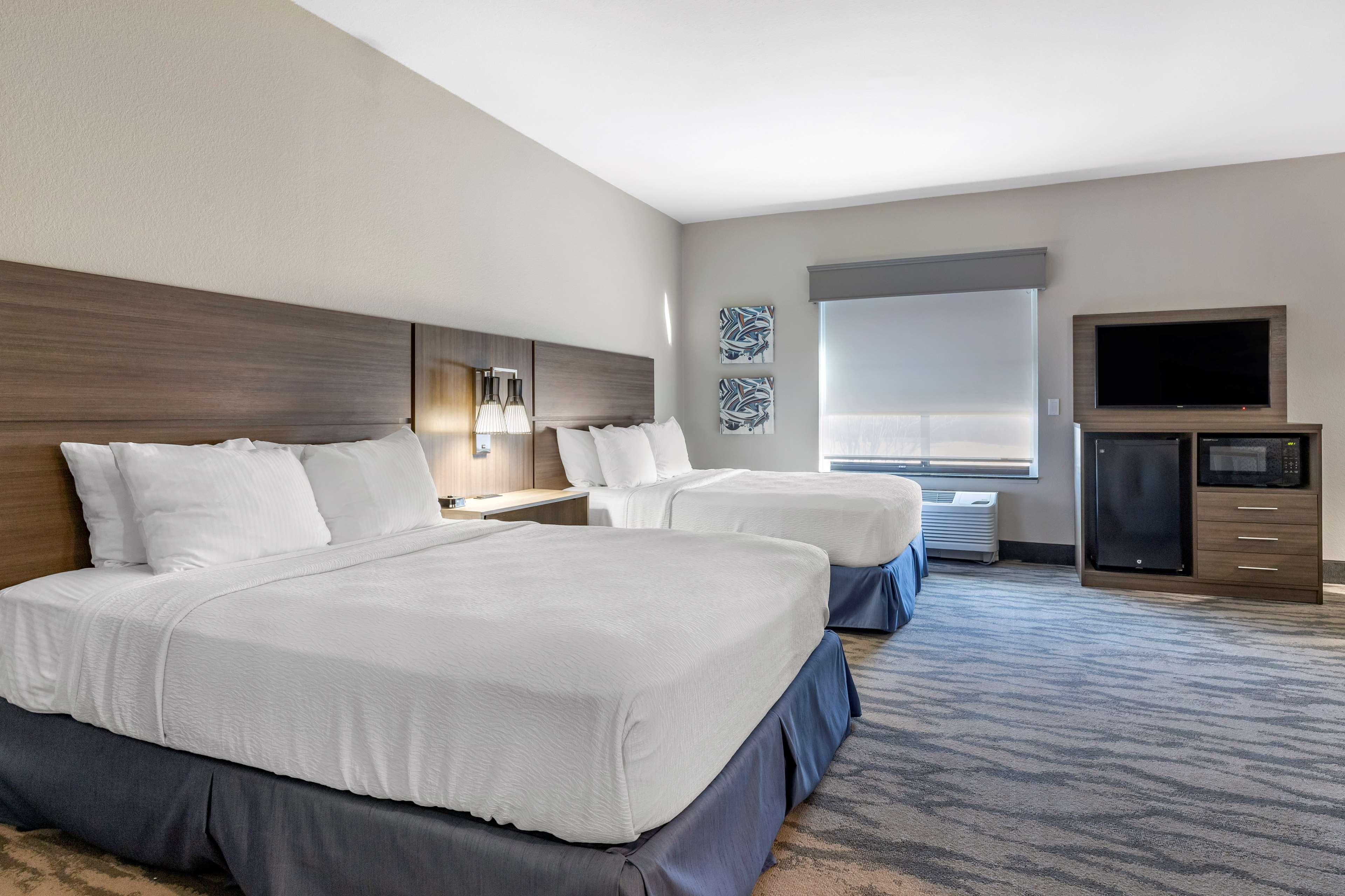 Best Western Plus Castlerock Inn & Suites Bentonville Exterior photo