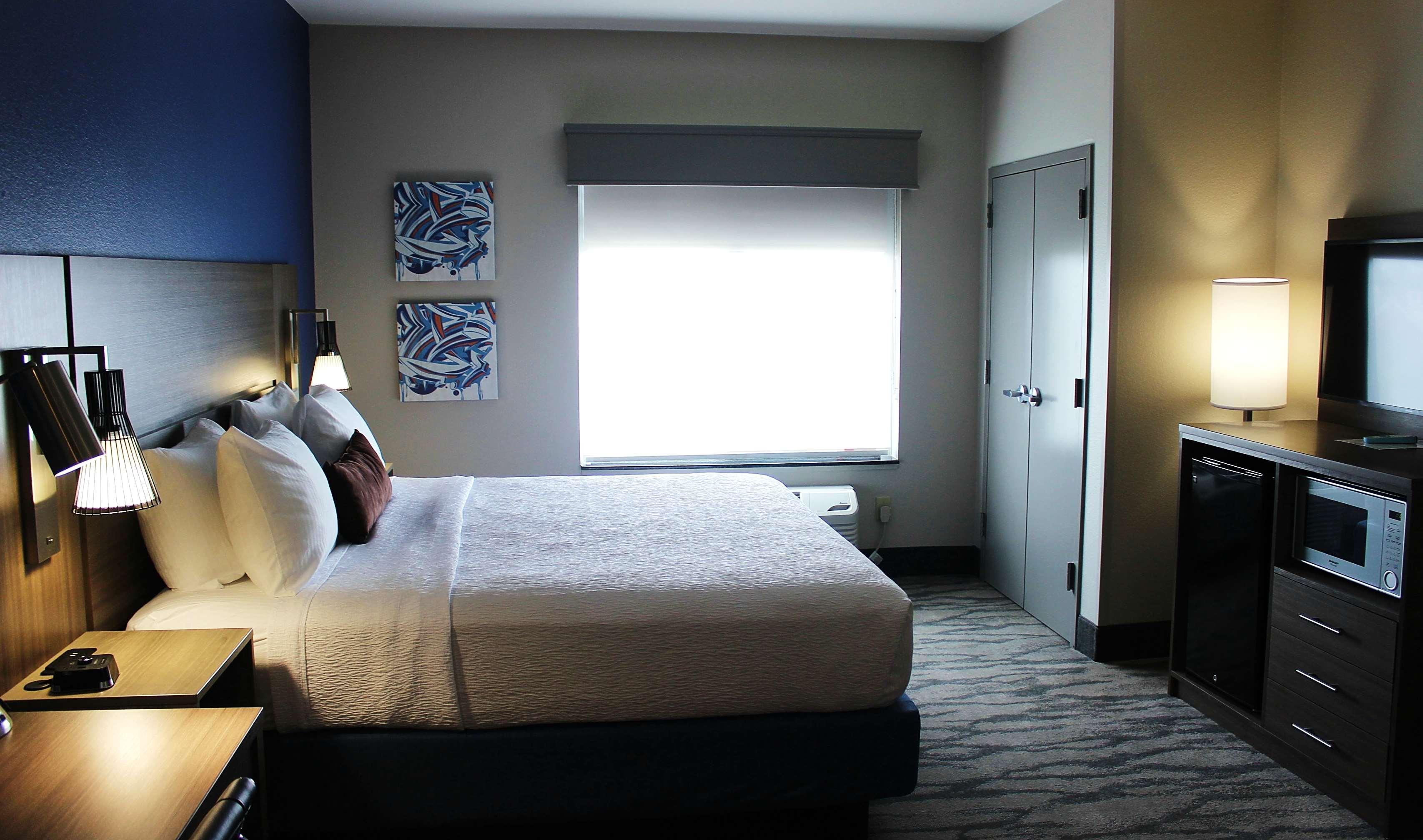 Best Western Plus Castlerock Inn & Suites Bentonville Exterior photo